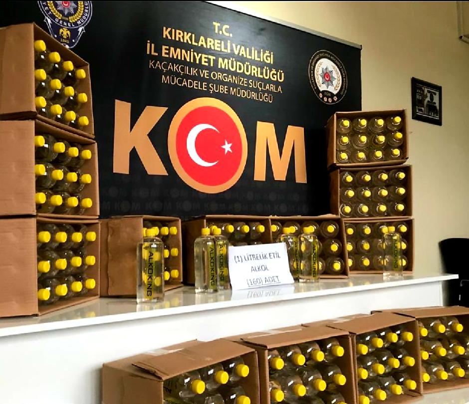 Kırklareli’nde midibüste 160 litre sahte içki ele geçirildi