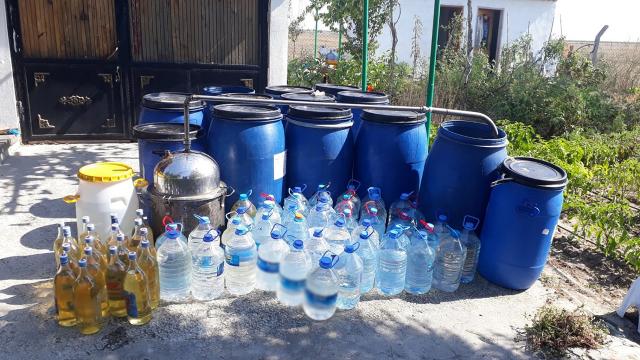 Edirne’de 45 litre kaçak içki ve 71 bin sigara kağıdı ele geçirildi