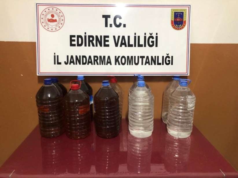 Edirne’de 59 şişe kaçak içki ve 60 paket kaçak sigara ele geçirildi