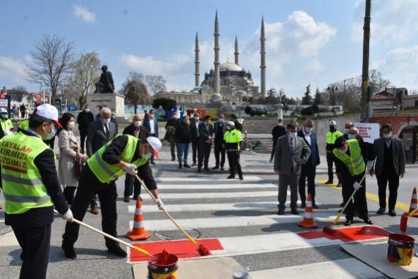 Trakya’da valiler yaya geçitlerini kırmızıya boyadı