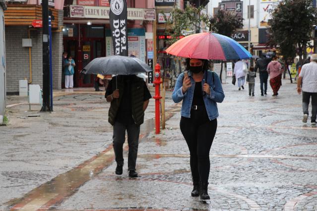 Dün başlayan sağanak devam ediyor