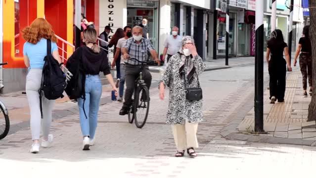 Vaka sayıları düşen Trakya’da vatandaşlar “rehavete kapılmadan” tedbirlere uyulmasını istiyor