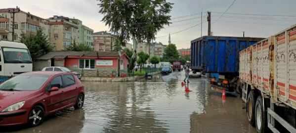 TEKİRDAĞ TRAKYA’DA SAĞANAK ETKİLİ OLDU