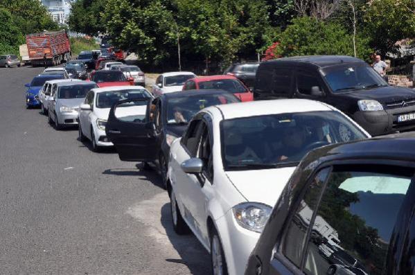 Tekirdağ’da feribot iskelesinde bayram tatili yoğunluğu