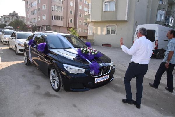 Keşan Belediye başkanı düğün konvoyunun önünü kesti! Aldığı bahşişle vatandaşa çay ısmarladı