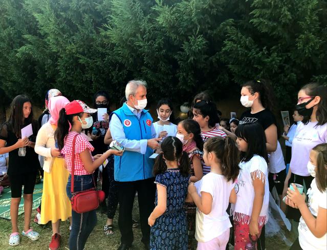 Kur’an kursu öğrencileri harçlıklarını selden zarar görenlere gönderdi