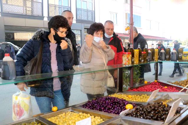 Bulgaristan vatandaşları sabahın ilk ışıklarında Edirne’ye akın etti