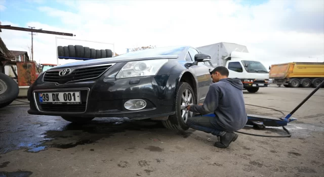 Kırklareli’nde oto lastikçilerde kış lastiği mesaisi arttı