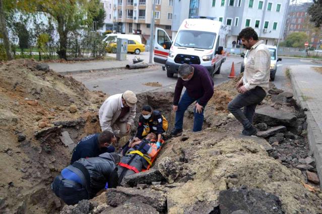 Tekirdağ’da işçi kepçenin kazdığı çukura düştü