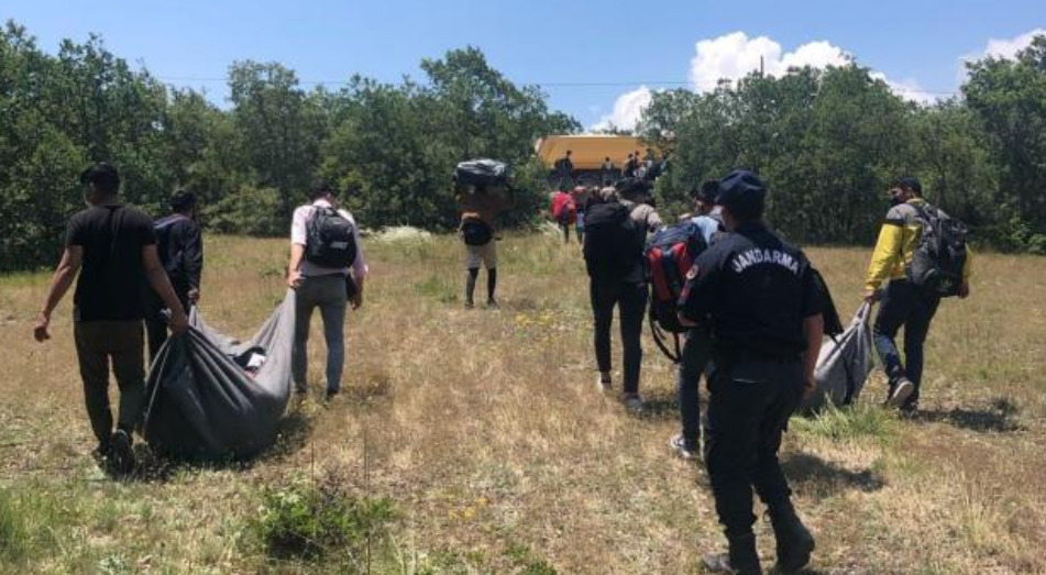 Kırklareli’nde 18 düzensiz göçmen yakalandı