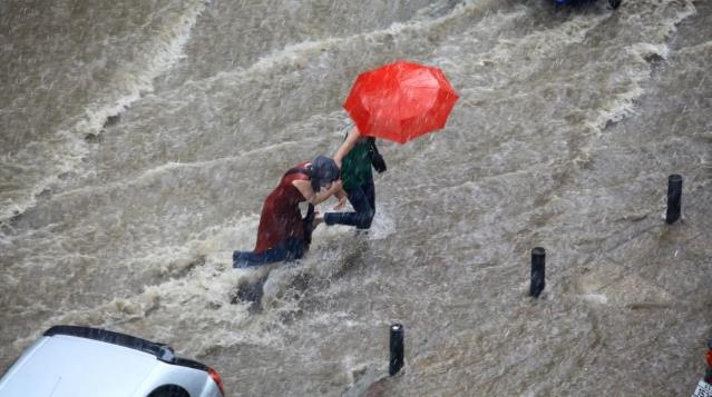 Meteoroloji’den kritik uyarı! Kuvvetli sağanak kapıda, 3 ilimizde sel yaşanabilir