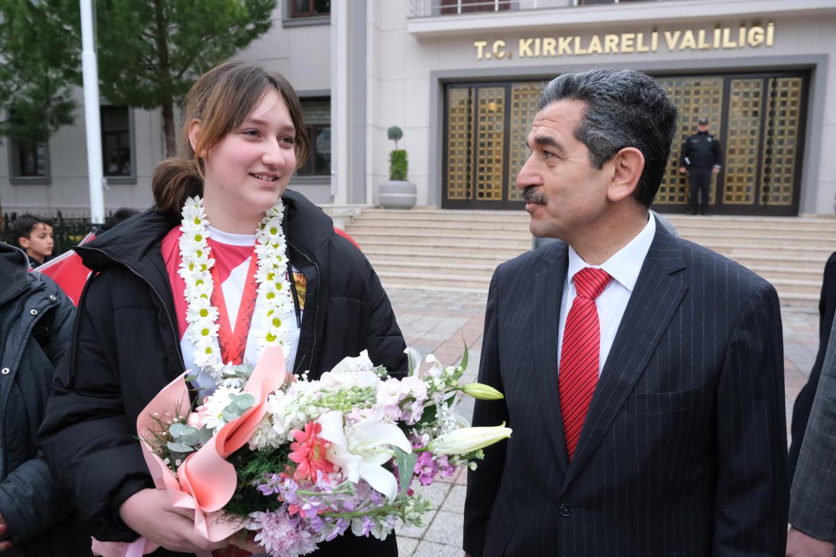 Okçulukta, altın madalya kazanan Dilara Ecem Deniz, Kırklareli’nde törenle karşılandı