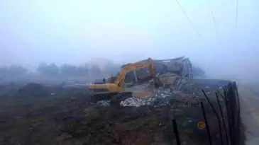 Edirne’de Tehlikeli Bina Yıkıldı