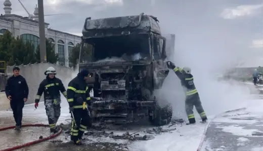 Ergene’de Park Halindeki Tırda Yangın Çıktı