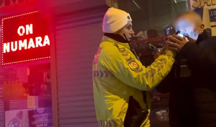 Alkollü Sürücü, Polisi Kandırmaya Çalıştı