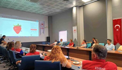 Edirne’de Sera Üreticilerine Dijital Eğitimi