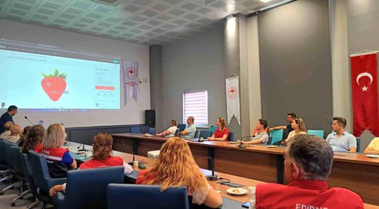 Edirne’de Sera Üreticilerine Dijital Eğitimi